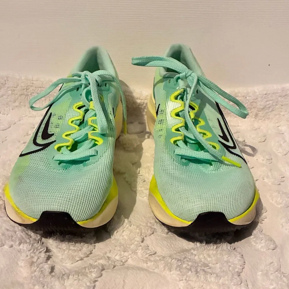 Nike Zoom Fly 5 Ghost Green Yellow Running Sneakers Women's Size 7.5